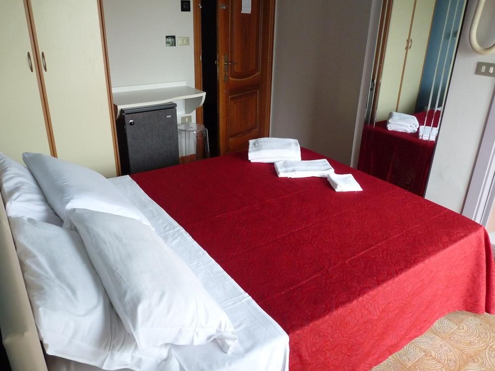 Hotel Elizabeth เบลลาเรีย-อีเจอา มารีนา ภายนอก รูปภาพ