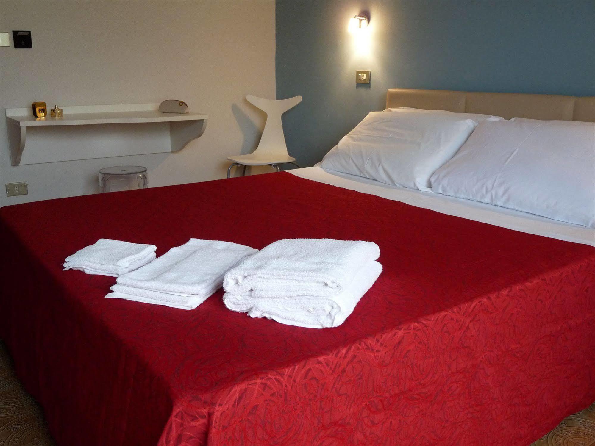 Hotel Elizabeth เบลลาเรีย-อีเจอา มารีนา ภายนอก รูปภาพ